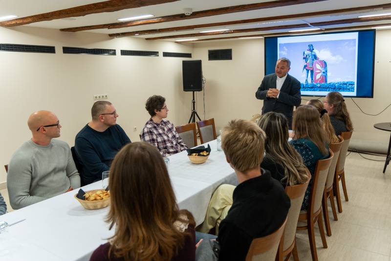 2025_11_13_fiatal felnott forum_04.jpg